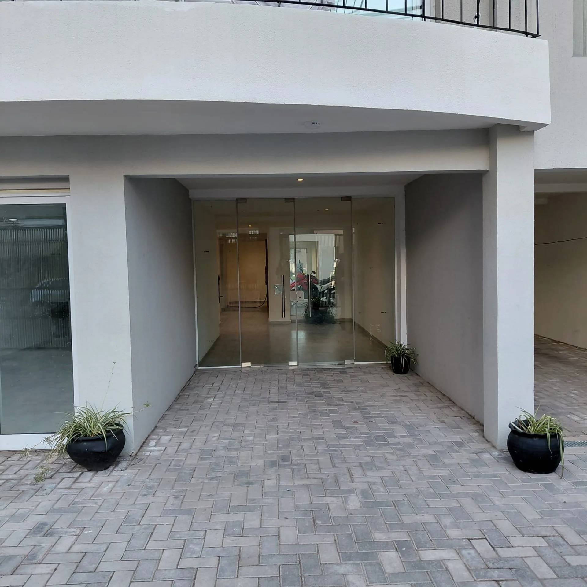 MONOAMBIENTE A ESTRENAR CON JARDÍN Y BAULERA foto 2