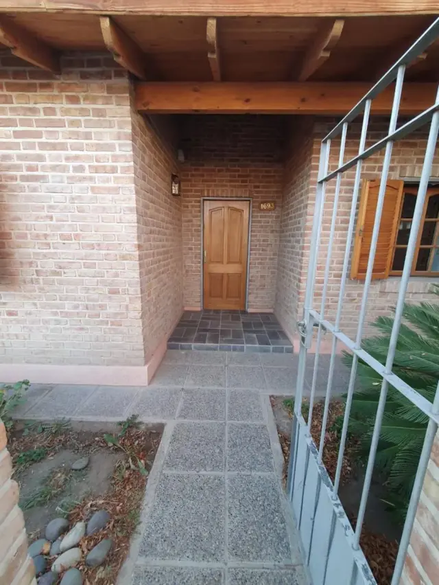 INDEXA VENDE Casa en Barrio Los Tilos