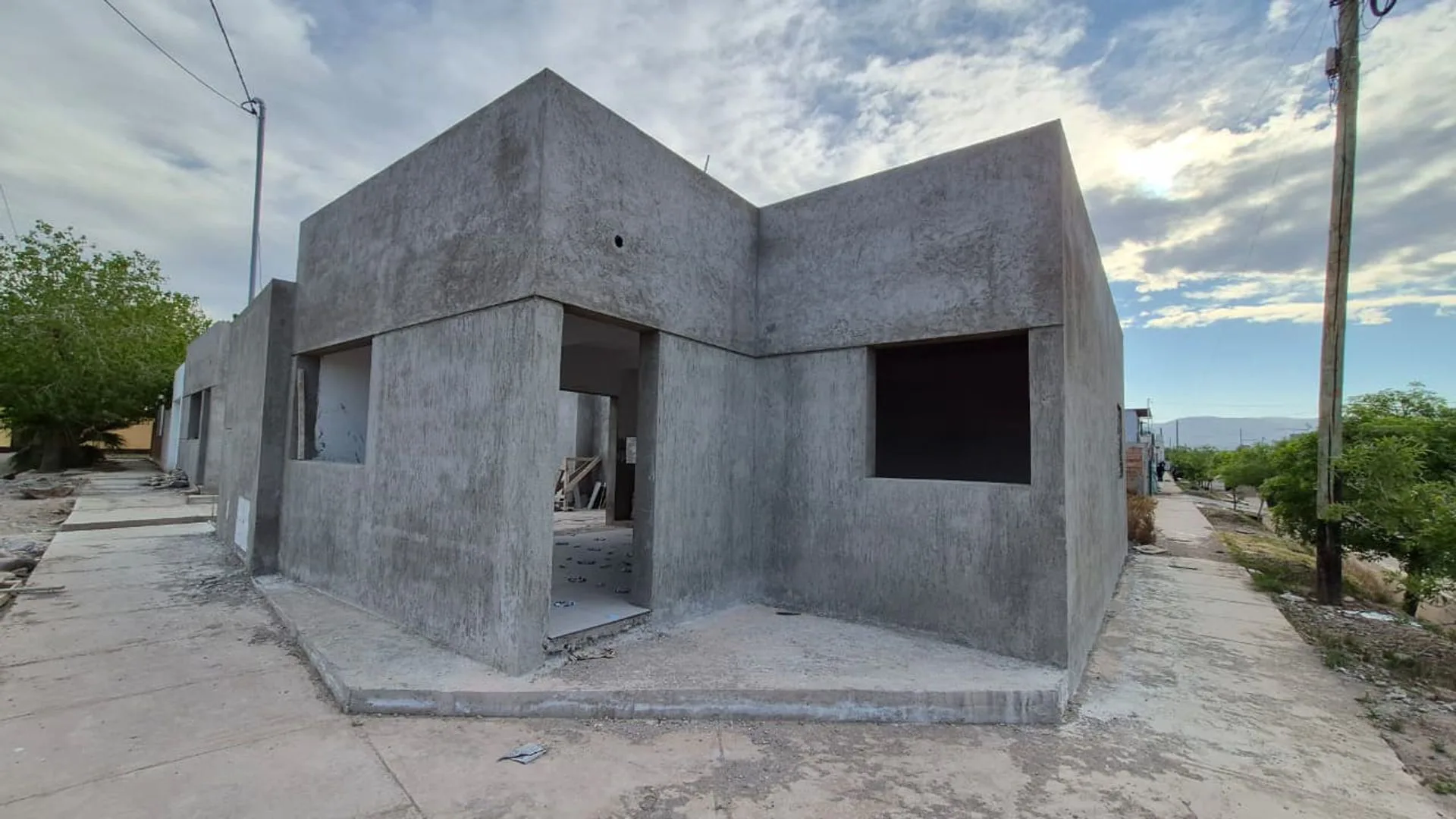 VENTA CASA 3 DORMITORIOS CON COCHERA EN MAIPU foto 5