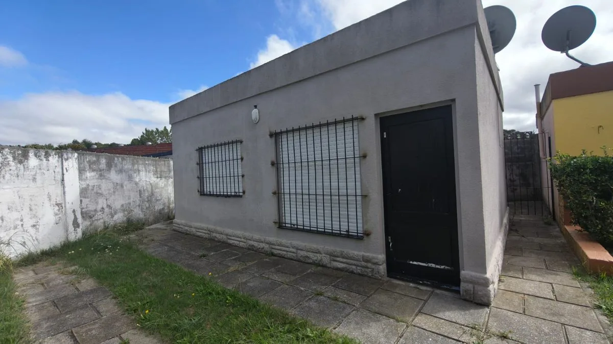DEPARTAMENTO VENTA PATIO COCHERA SANTA TERESITA