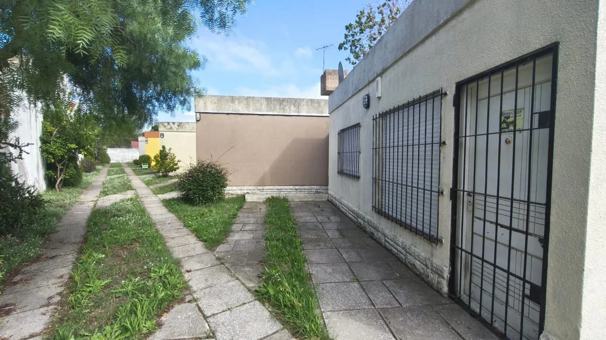 DEPARTAMENTO VENTA PATIO COCHERA SANTA TERESITA foto 3