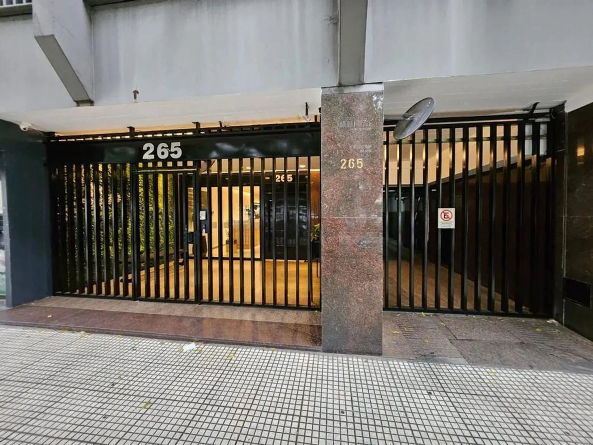Venta monoambiente en apart con cochera piso 11 foto 4