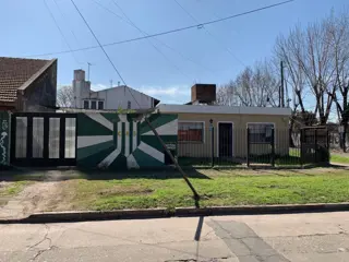 CASA DE 4 AMB EN UNA PLANTA foto 5