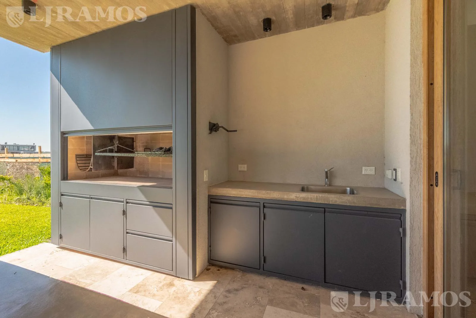 Casa a la laguna con 4 dormitorios en venta en LOS PUENTES - NORDELTA foto 4