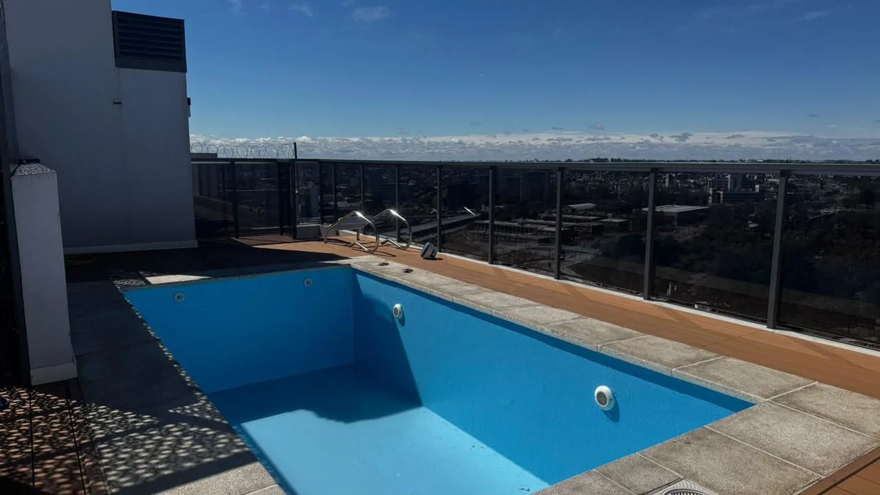 Departamento de Categoria en Alquiler | 1 Dormitorio | Nueva Cordoba | Balcon con Asador | Pileta foto 2