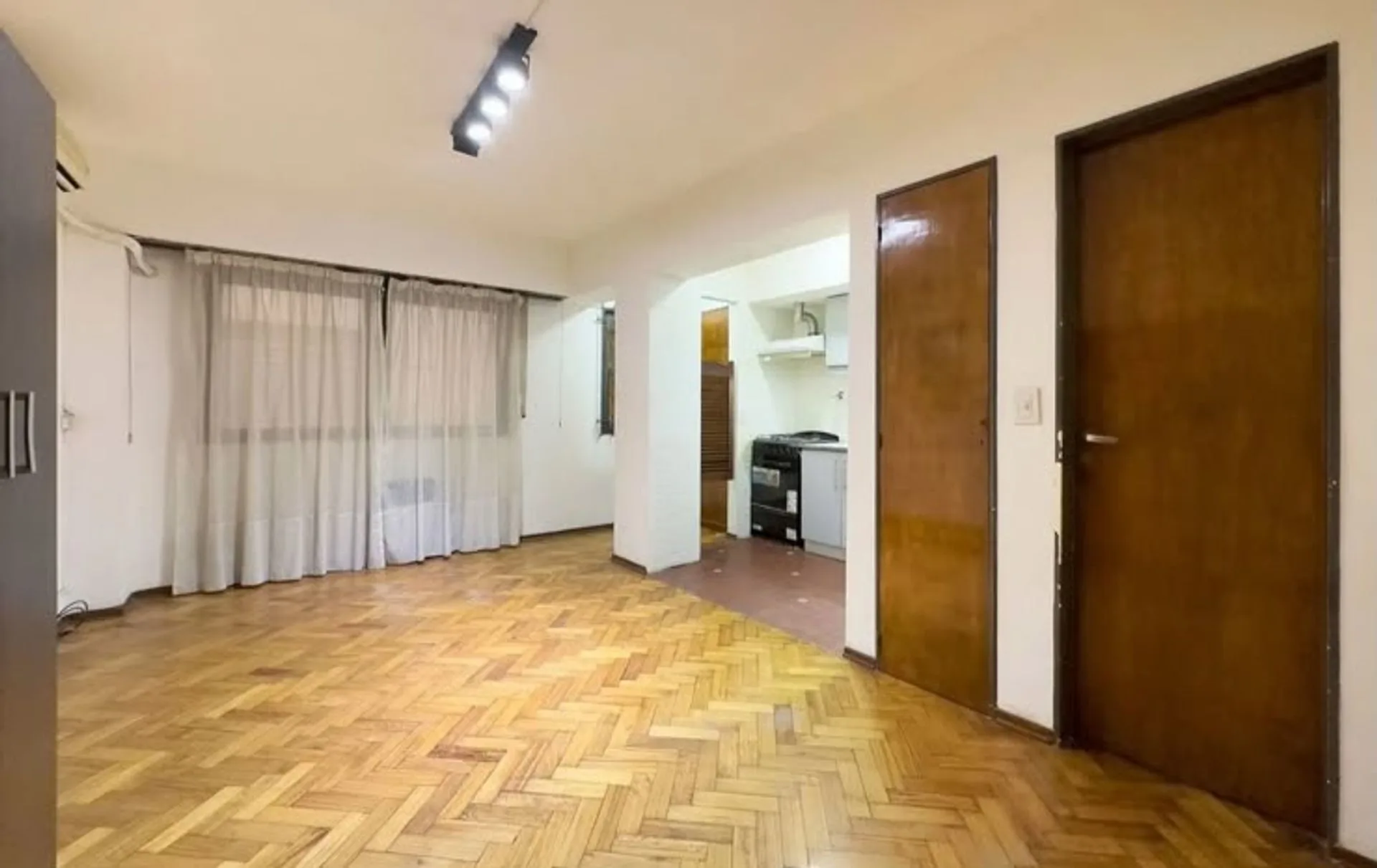 Impecable monoambiente muy bien ubicado foto 5