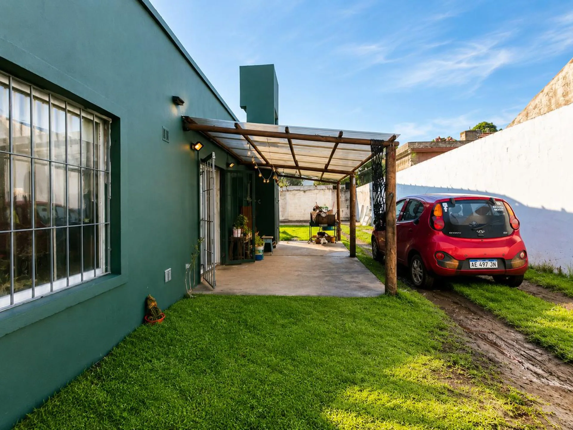 VENTA vivienda familiar con Departamento