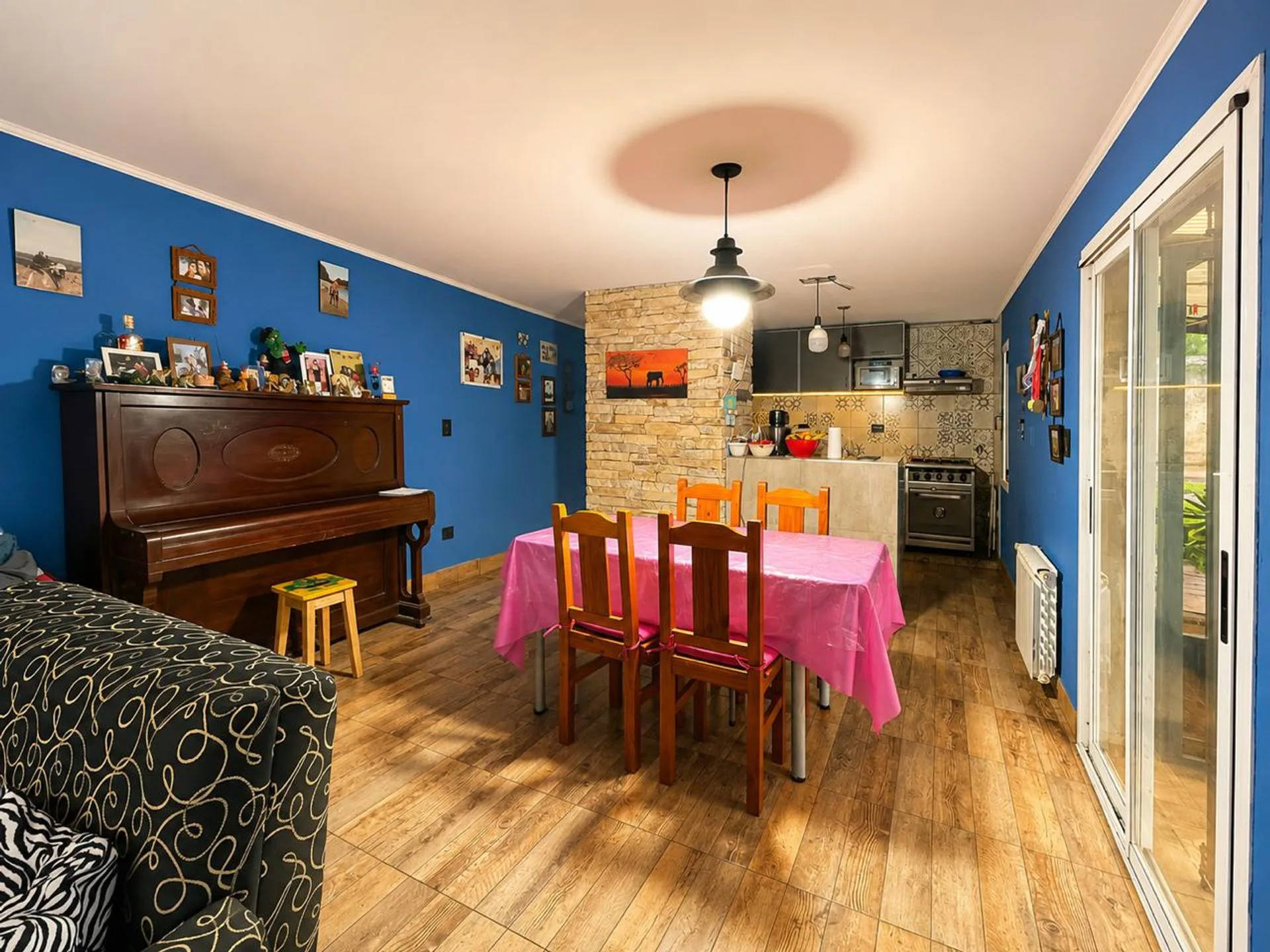 VENTA vivienda familiar con Departamento foto 3