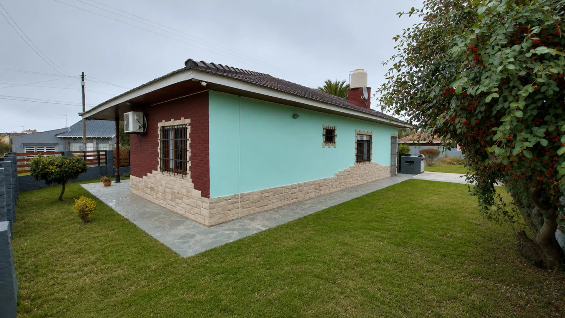 CASA AMPLIO PARQUE B. SAN JACINTO A METROS COSTA foto 4