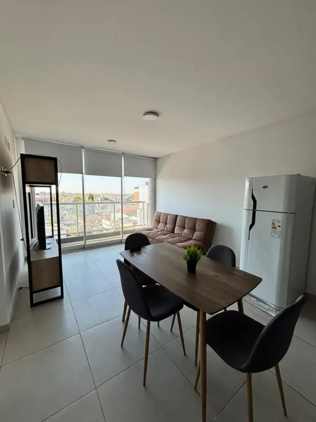 Departamento dos ambientes en Morón