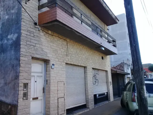 LOCAL CON GAS Y BAÑO