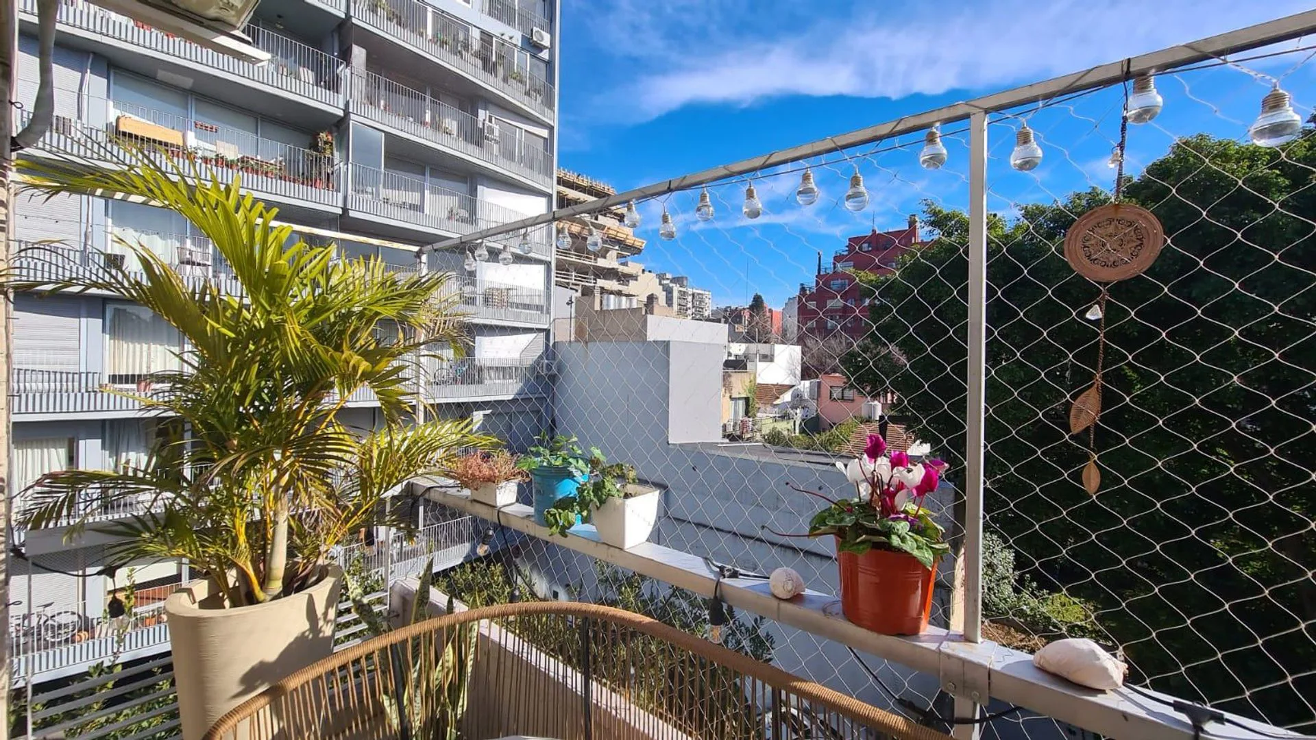 VENTA DEPTO 3 AMBIENTES  BALCÓN TERRAZA COCHERA foto 3