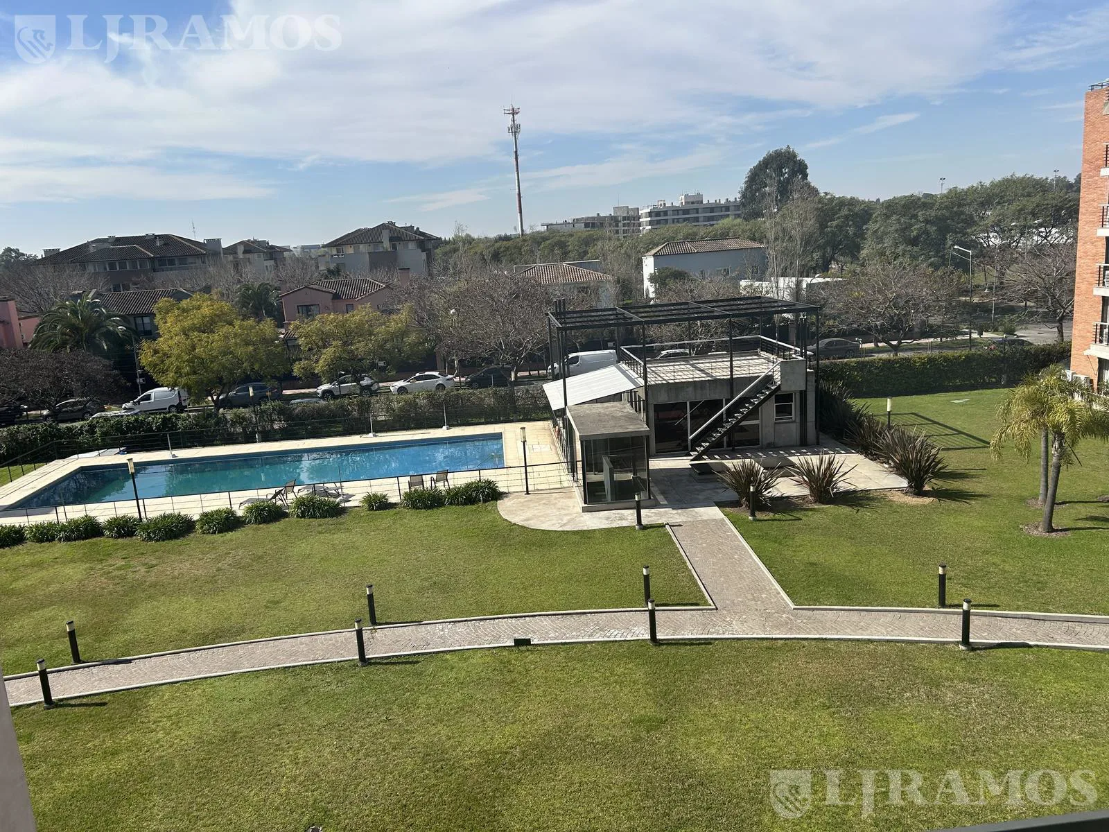 TRIPLEX DE 3 AMB 2 COCHERAS EN VENTA EN TERRAZA DEL SOL foto 3