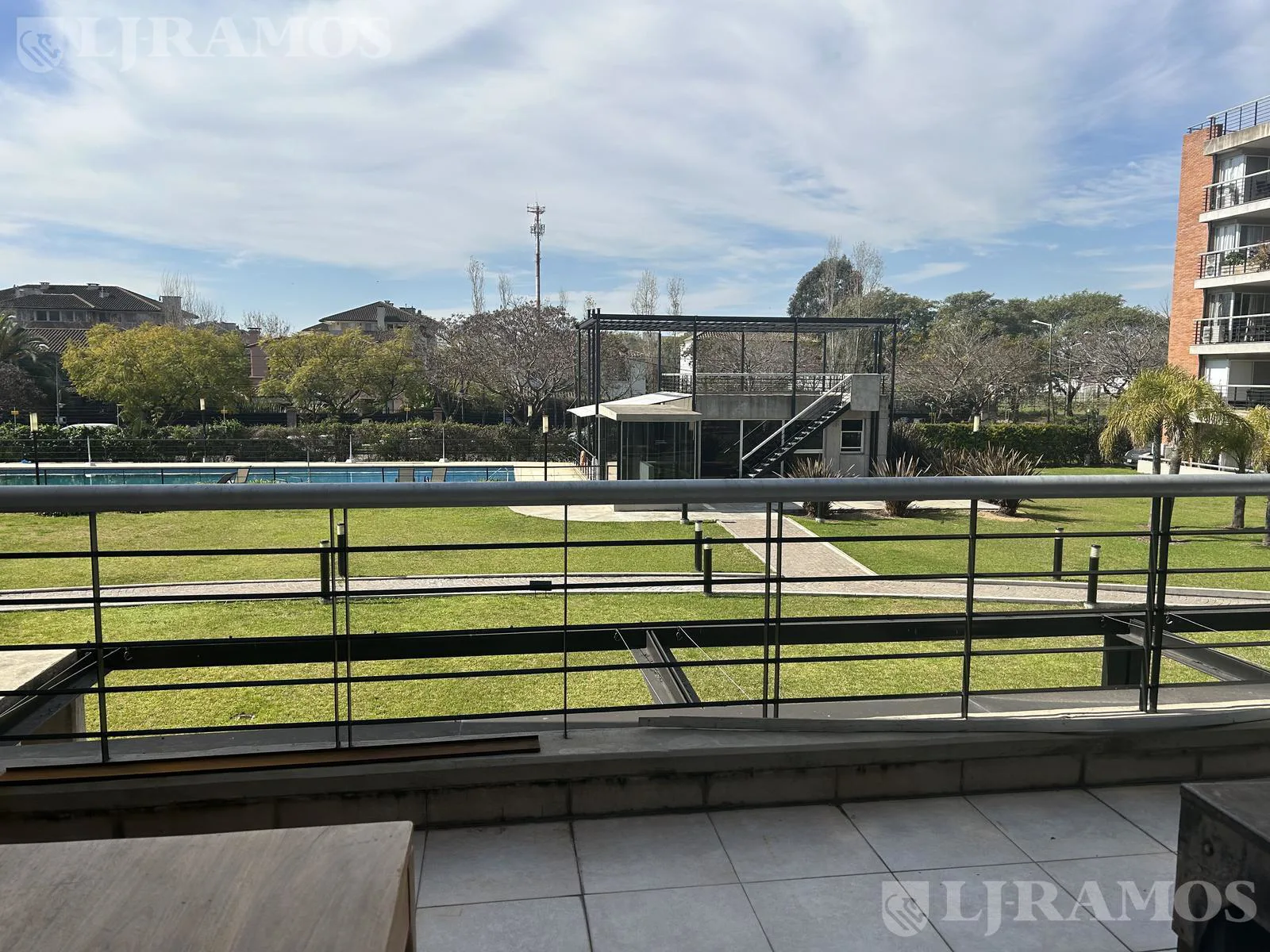 TRIPLEX DE 3 AMB 2 COCHERAS EN VENTA EN TERRAZA DEL SOL foto 4