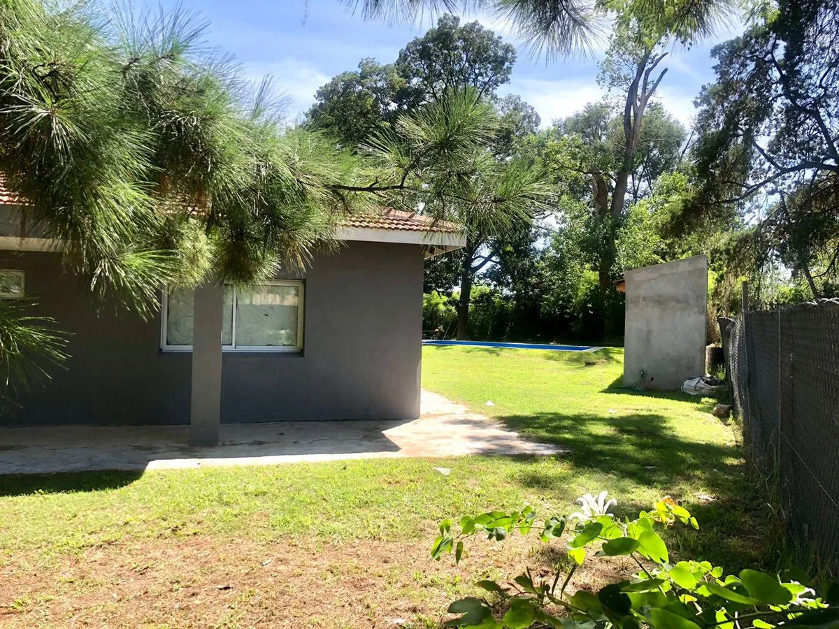 CASA EN VENTA 4 AMB CON PILETA LOMA VERDE ESCOBAR foto 4