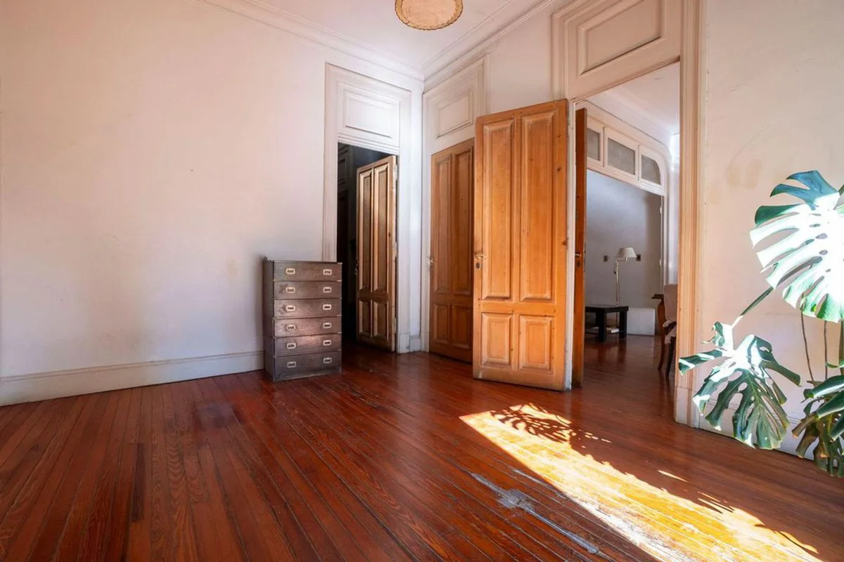 VENTA DEPARTAMENTO 4 AMBIENTES AMPLIOS - CLÁSICO foto 2