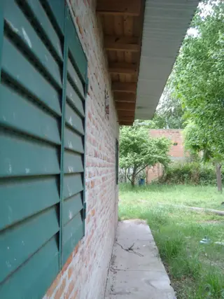 CASA APTA CREDITO CON TERRENO AMPLIO FORESTADO foto 3