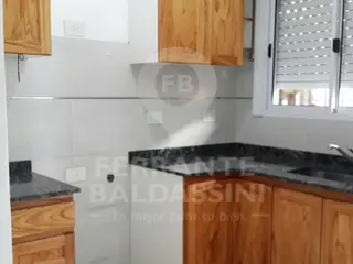 BURZACO: VENTA DE 2 DPTOS ,2 AMBIENTES COMODOS, LUMINOSOS, CON COCHERA Y PATIO ( VENTA EN BLOQUE ) foto 2