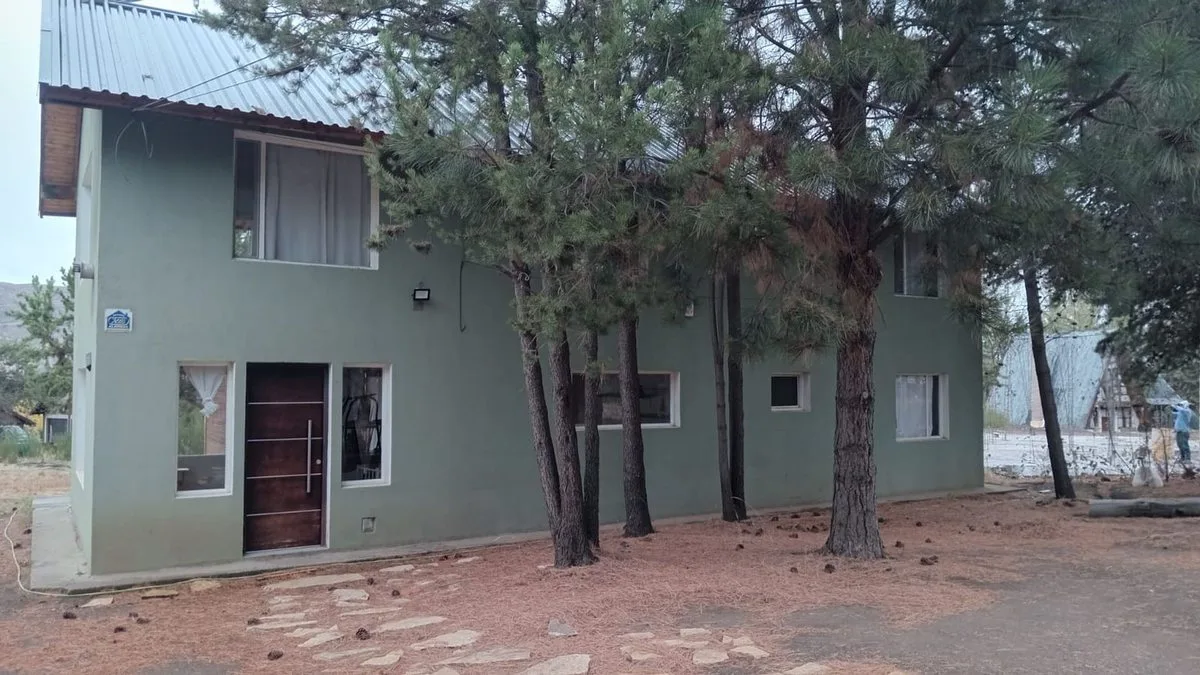 Casa en Esquel. Terreno 1.279 m2. Villa Ayelén. foto 2