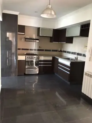 Venta de dpto 2 dorm céntrico. foto 3