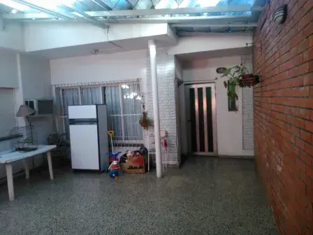 Casa de 3 dormitorios. Barrio Echesortu