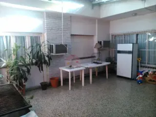 Casa de 3 dormitorios. Barrio Echesortu foto 2