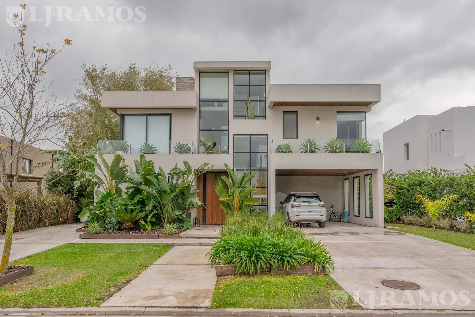 Casa con 4 dormitorios en venta y/o alquiler en Barbarita foto 3