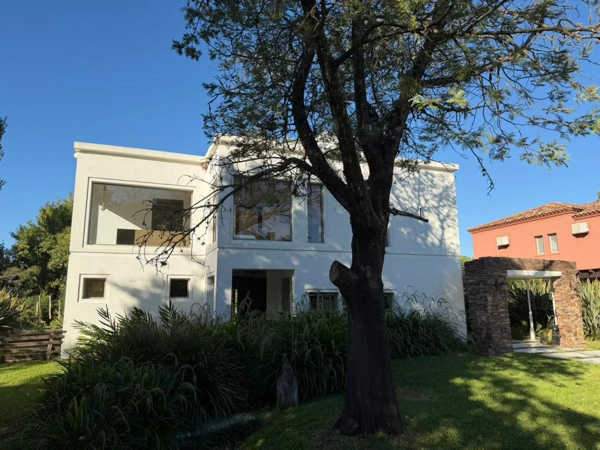 VENTA CASA 6 AMBIENTES EL MIRASOL PILAR foto 3