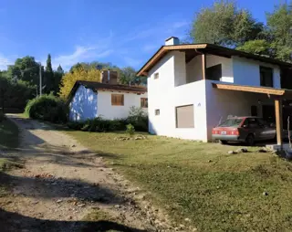 2 CASAS Y 2 DEPARTAMENTOS EN EXCELENTE ESTADO, EN UN TERRENO DE 950 METROS.  PEGADO AL CENTRO.  NO SE VENDE POR SEPARADO. https://youtu.be/LPhbAYXXcH8 foto 4