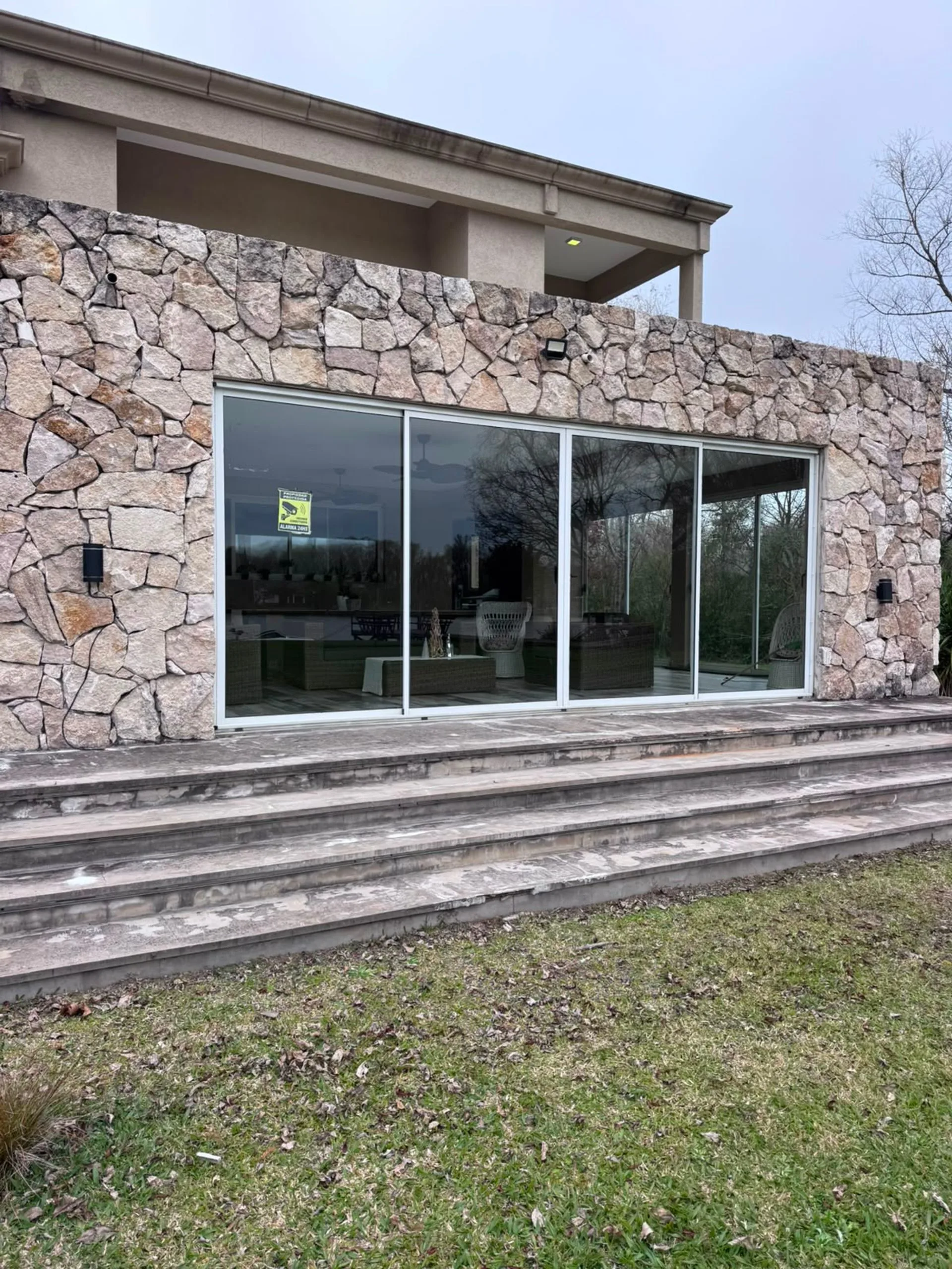 CASA EN VENTA DELTA TIGRE CON  MUELLE PROPIO. foto 2