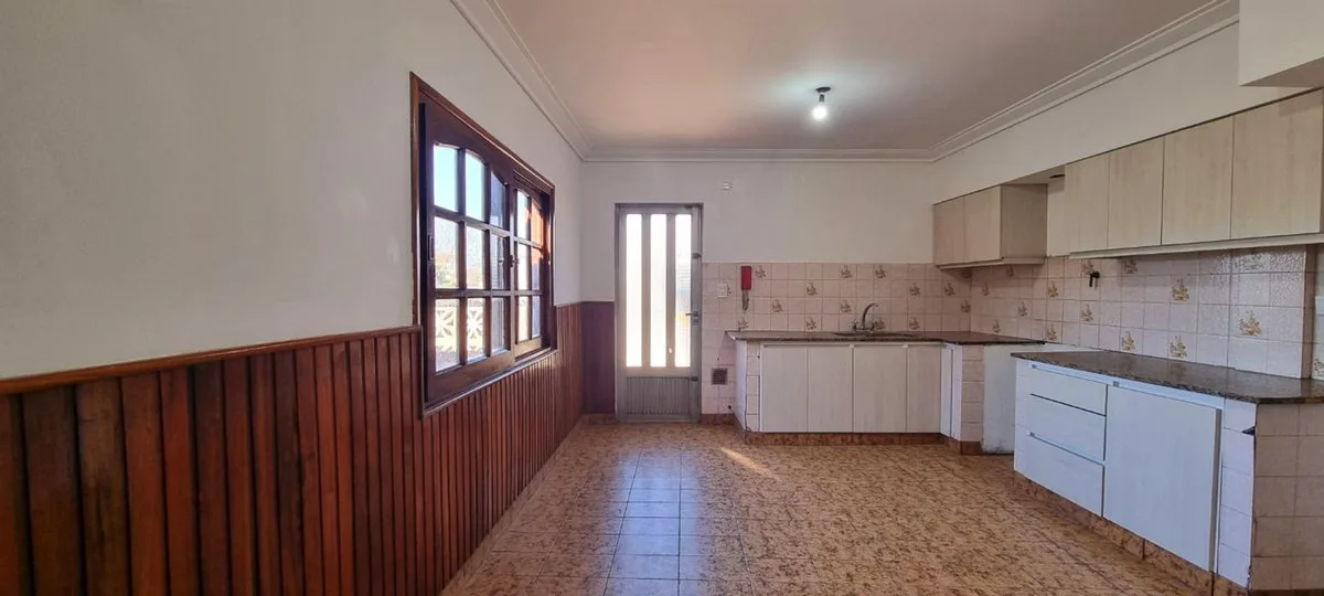 PH 4 AMBIENTES VENTA LOMAS GARAGE Y TERRAZA foto 3