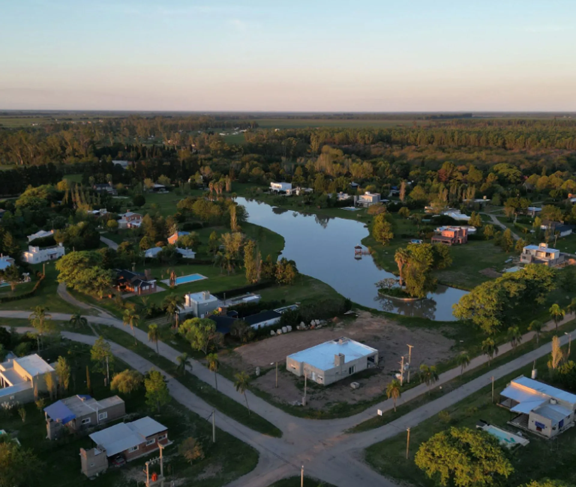 Lote de 1.893 m² a una cuadra del Río Carcarañá