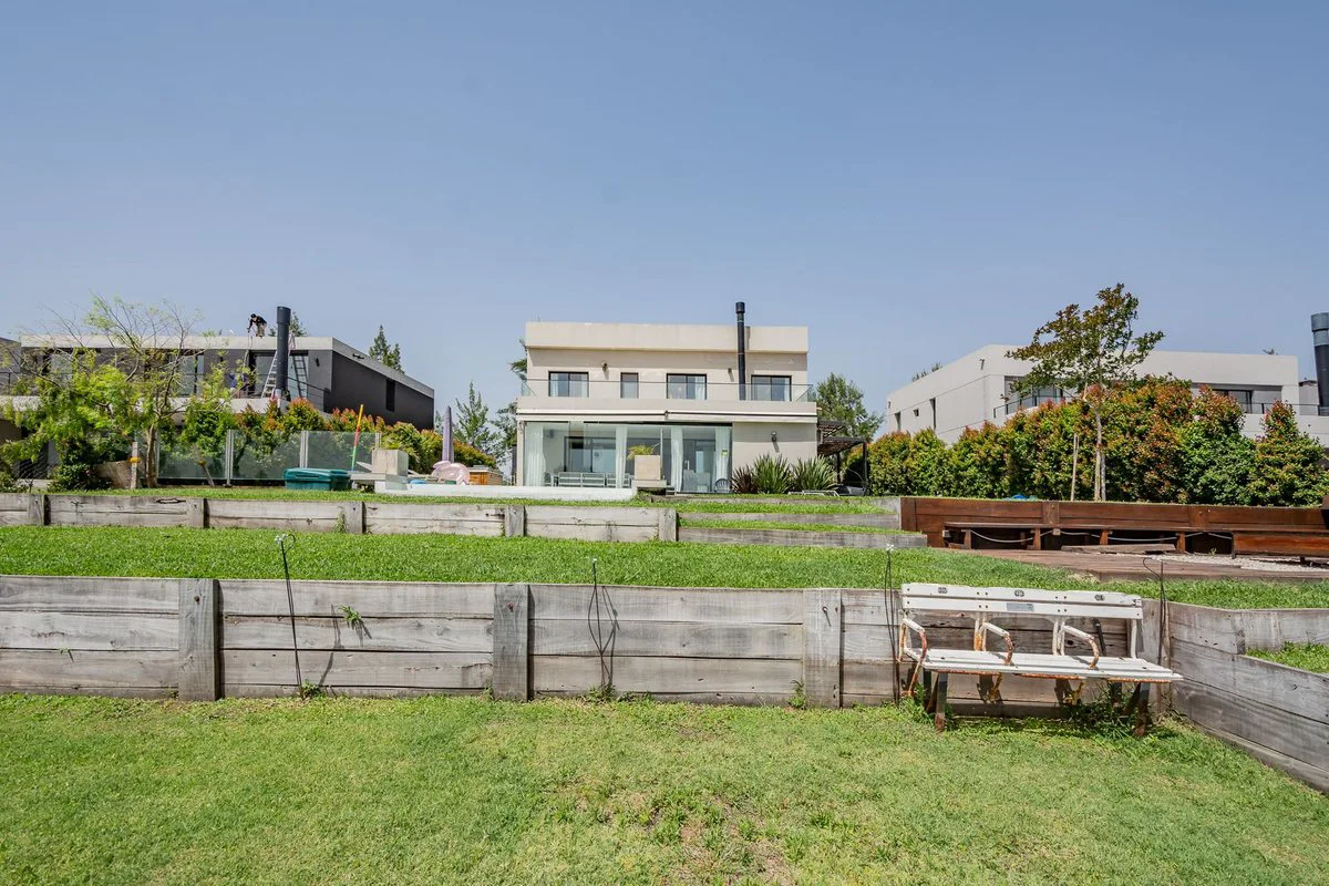 EL NAUDIR - CASA A LA LAGUNA CON MUELLE PROPIO foto 4