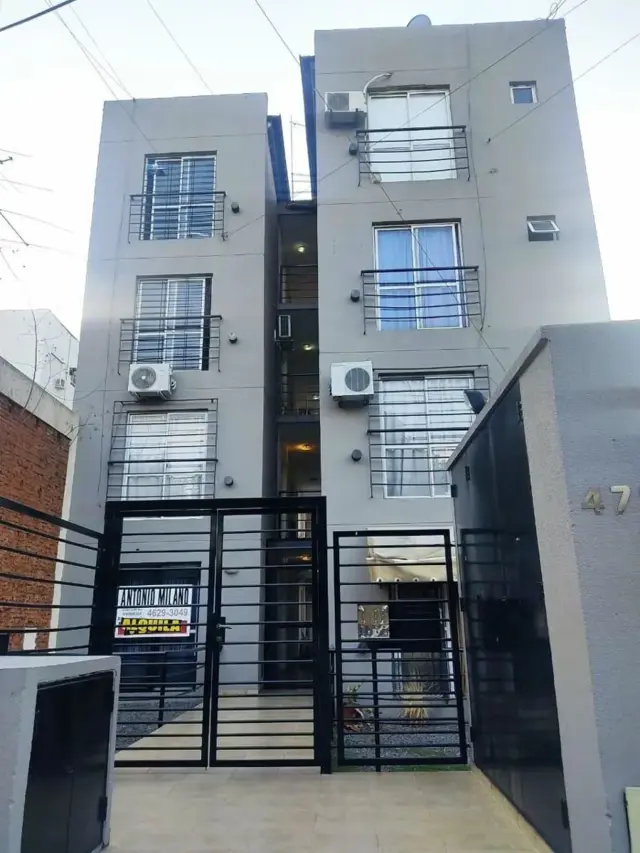 Departamento Monoambiente En Alequiler, La Roche 400, Morón