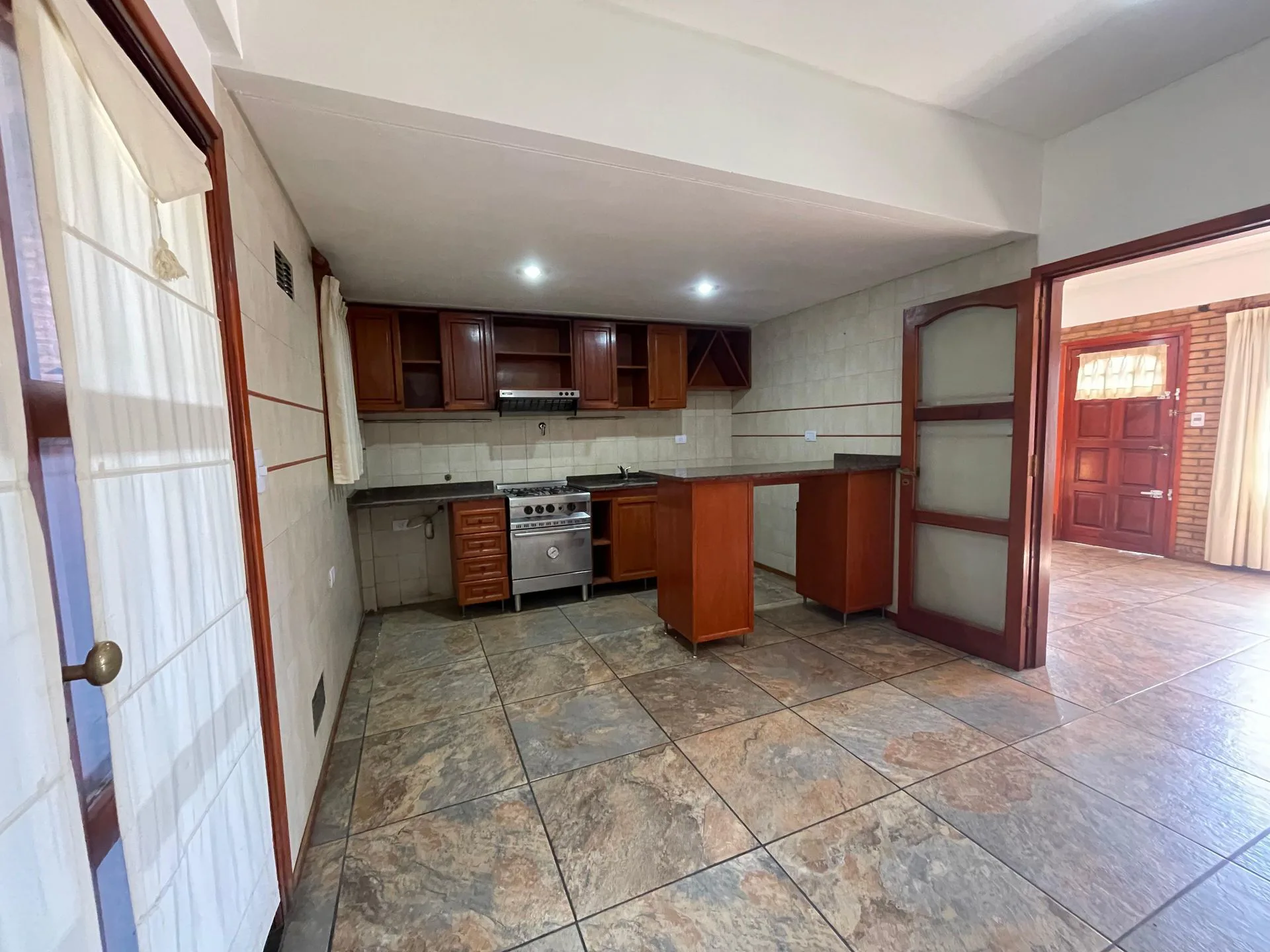 DUPLEX 3 AMBIENTES BERAZATEGUI COCHERA foto 3