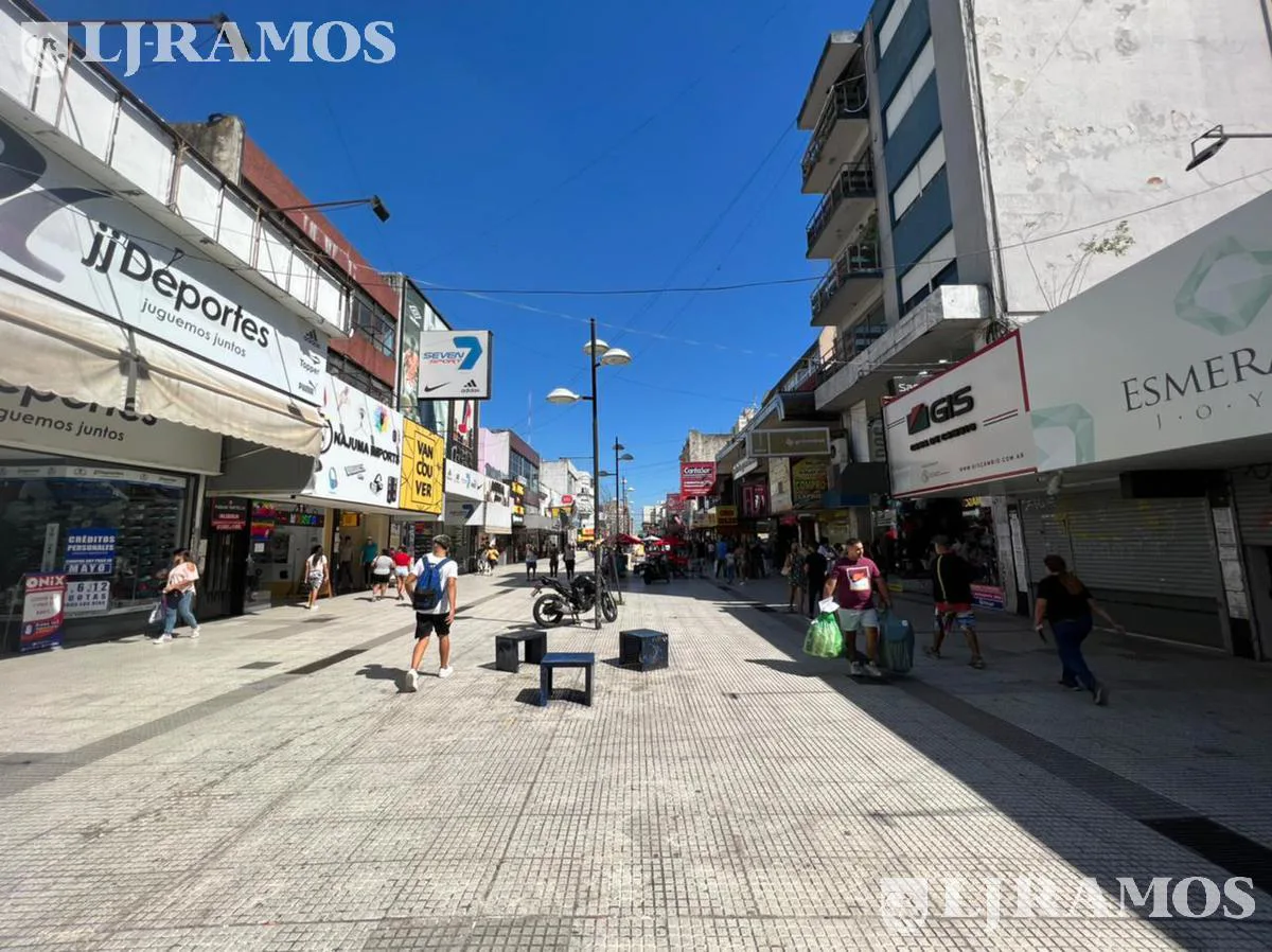 Excelente Local en peatonal - Lomas De Zamora foto 2