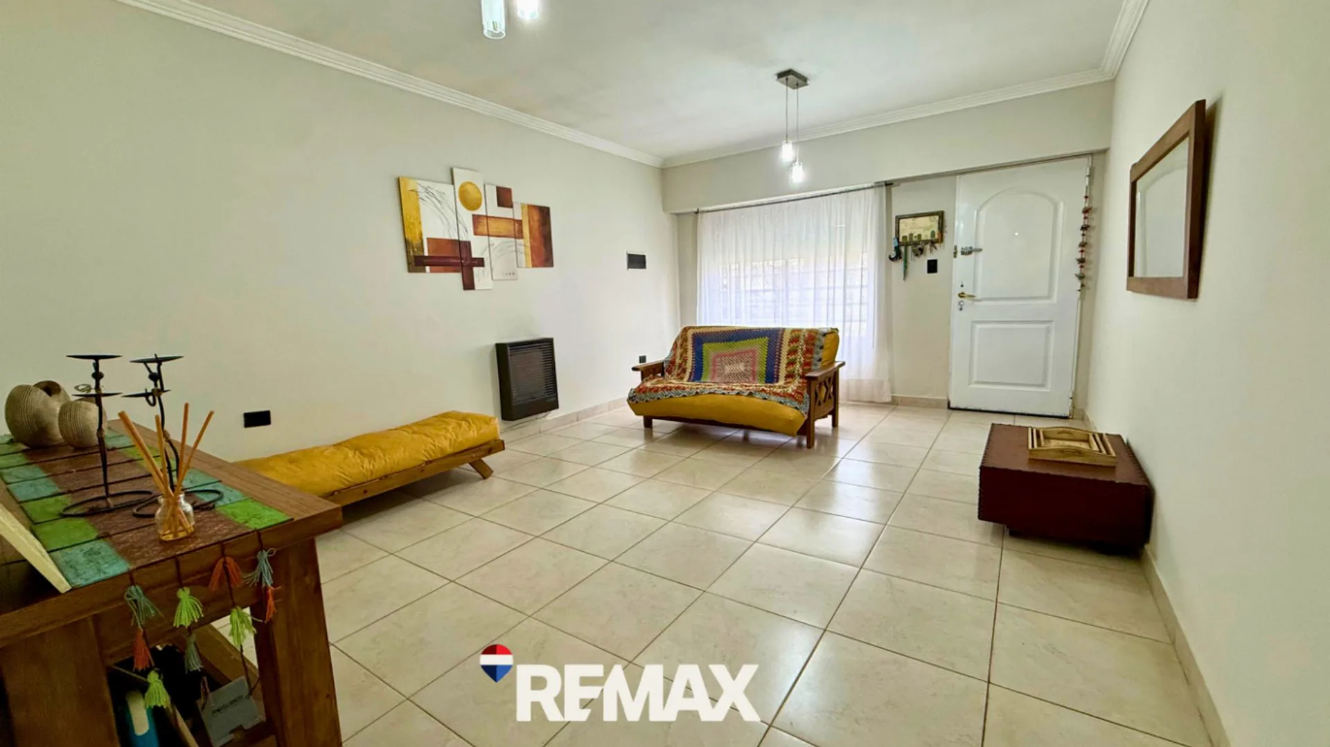 VENTA CASA EN PH AL FRENTE  3 DORM B° SAN MARTIN foto 2