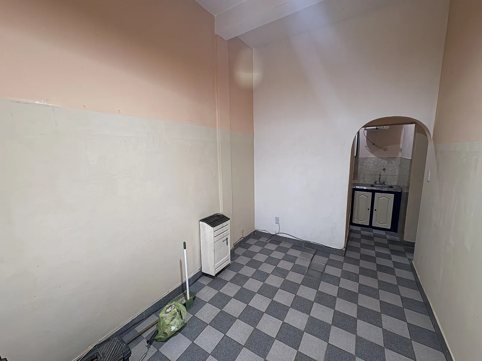 Se Alquila Vivienda en Esquina de Azara y Brown foto 4