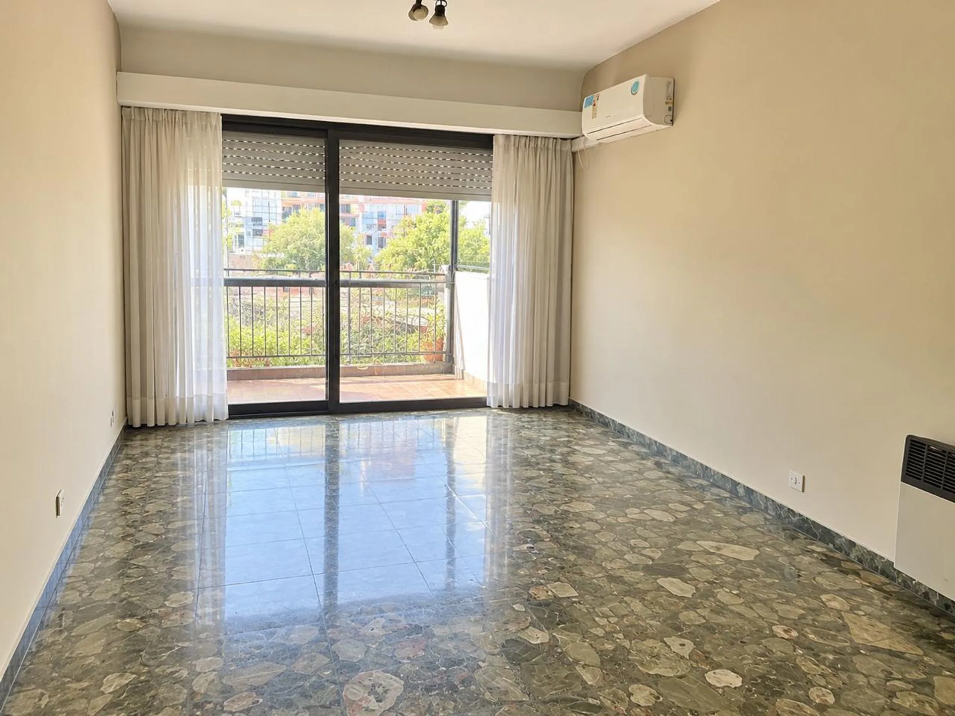 DEPARTAMENTO EN VENTA LINIERS APTO CREDITO foto 2