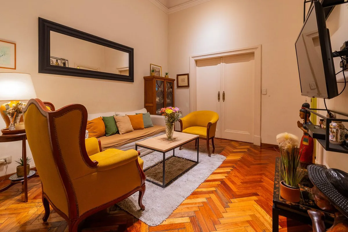 Venta piso en PB 4 ambientes patio Recoleta foto 4