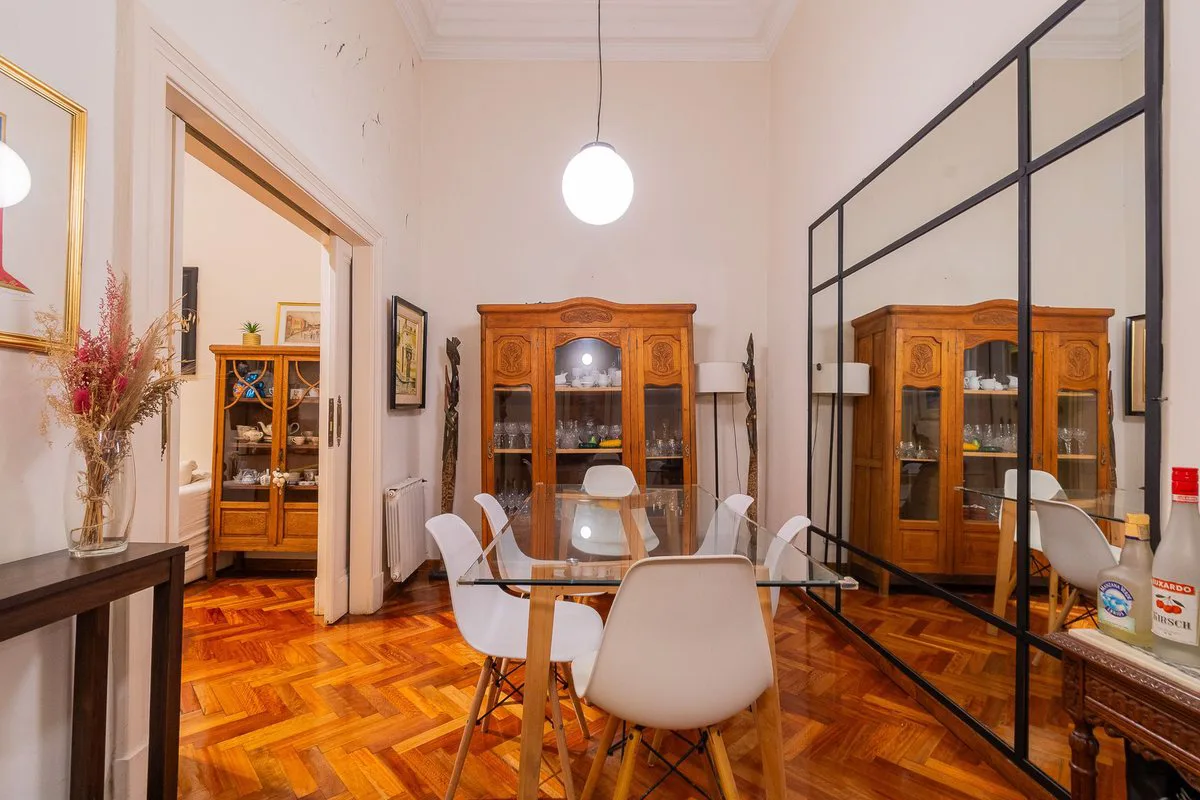 Venta piso en PB 4 ambientes patio Recoleta foto 5