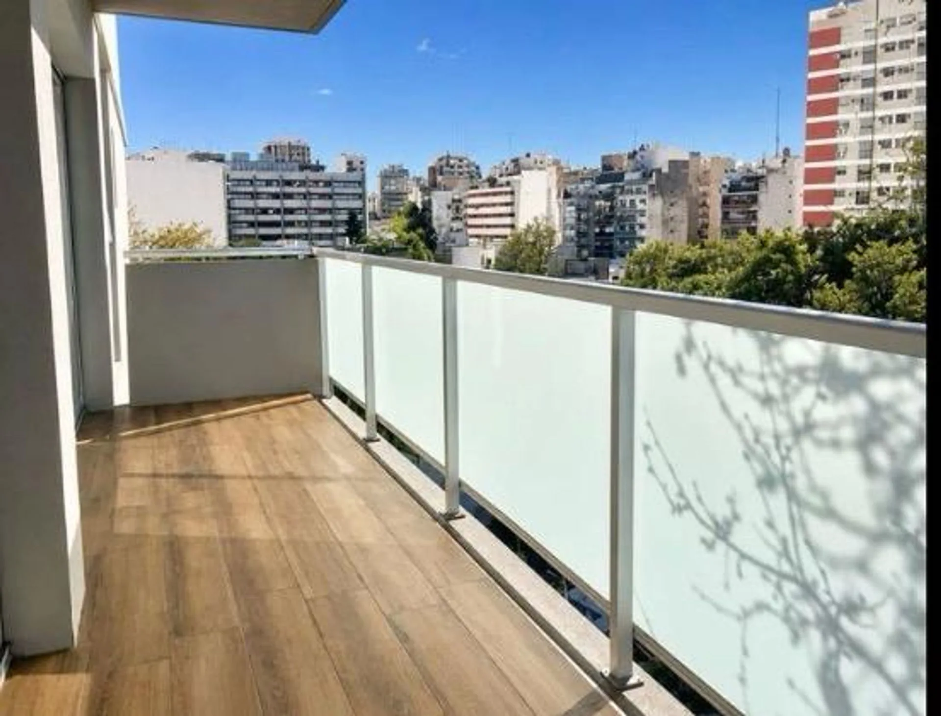 Vta. Boedo Frente, Balcón, muy amplio y luminoso foto 5