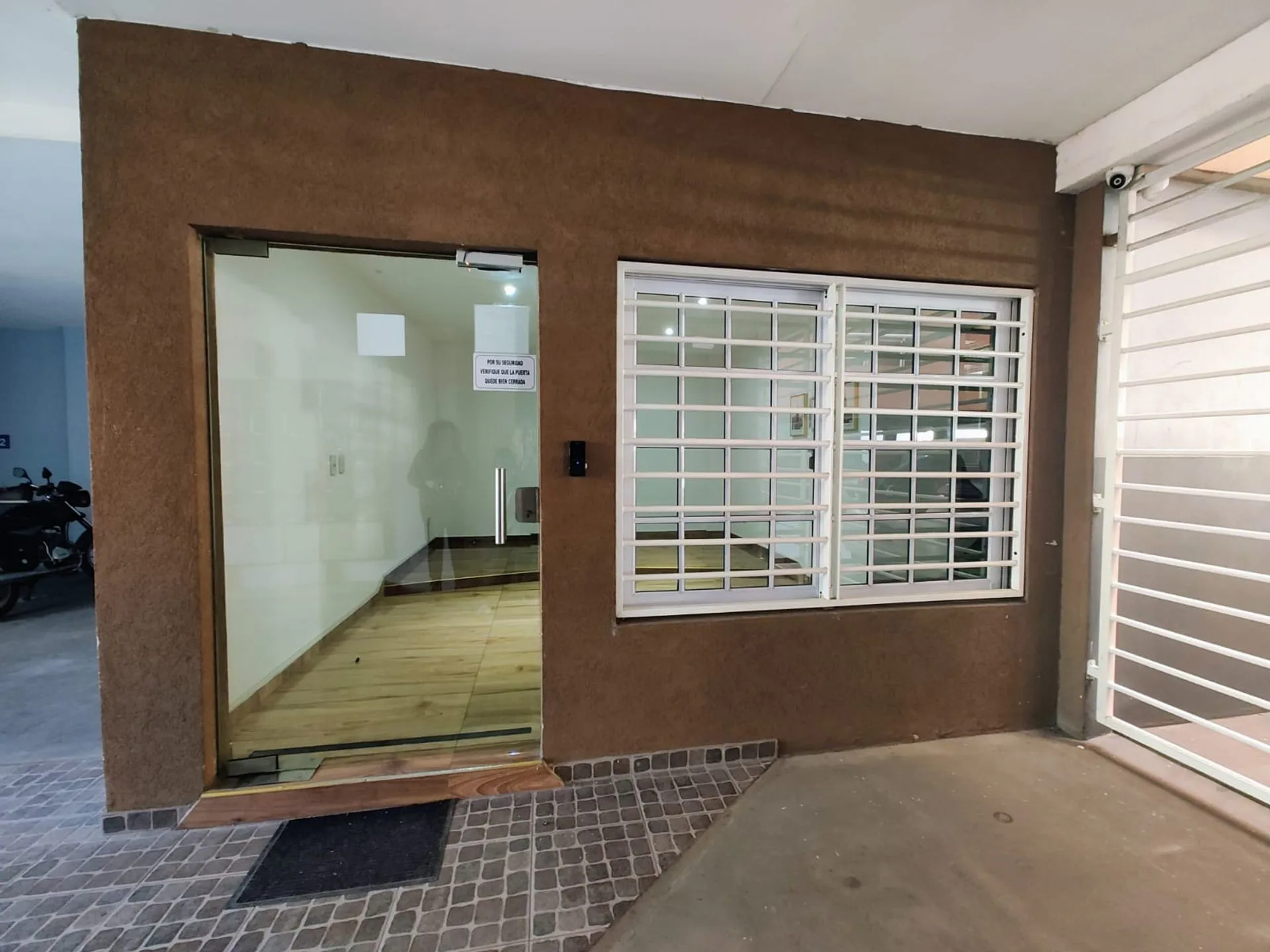 VENTA DEPARTAMENTO 2 AMBIENTES CASEROS CON COCHERA foto 5