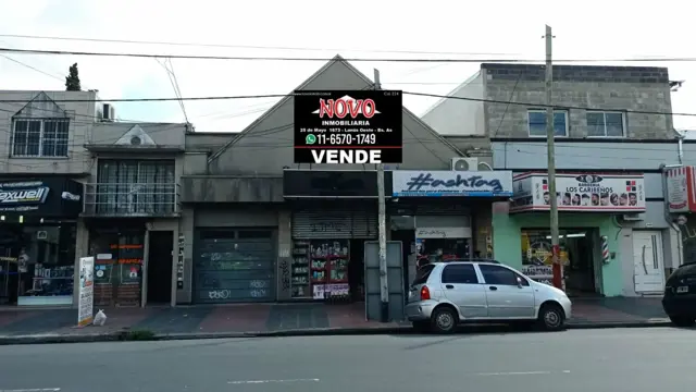 Dos Locales + 18 Cocheras, Ideal Inversor O Construccion Edificio Lote 440m2 FOT 3 + PREMIOS FOS 0.6 DENSIDAD 2000