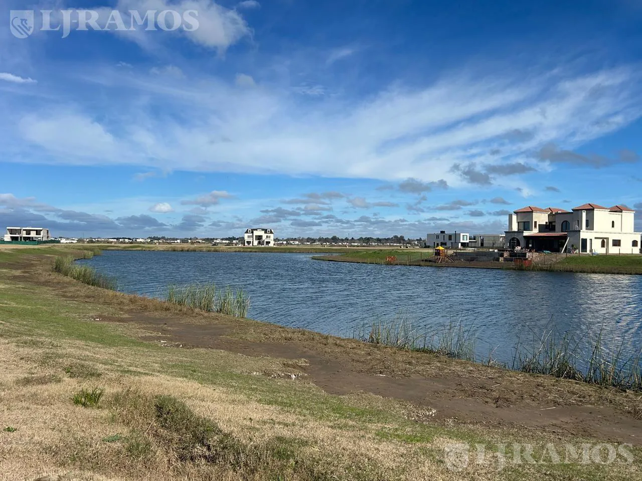 Terreno en Puertos del Lago - BARRIO AMARRAS foto 3