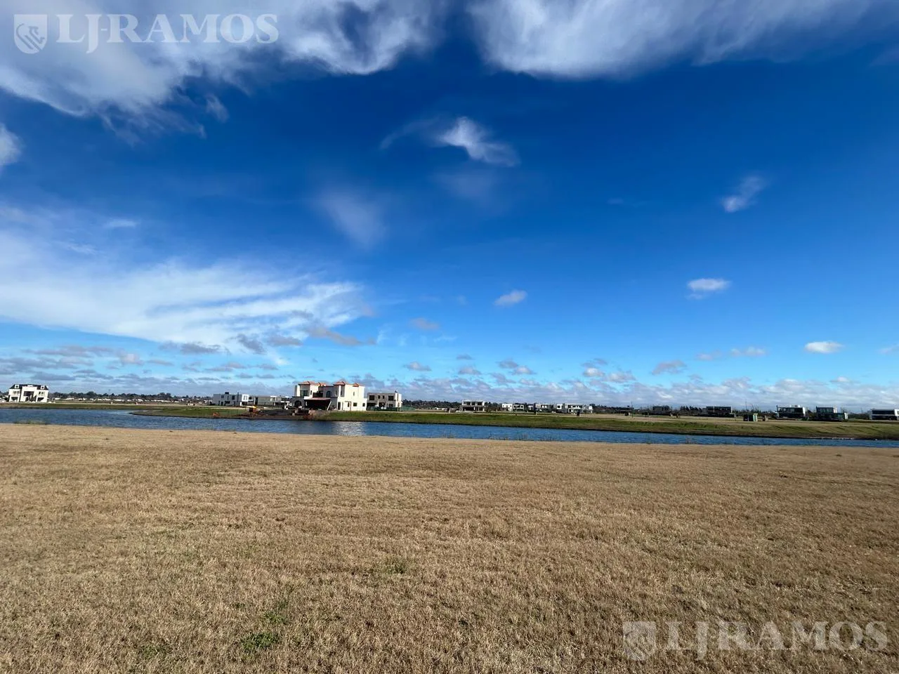 Terreno en Puertos del Lago - BARRIO AMARRAS foto 4
