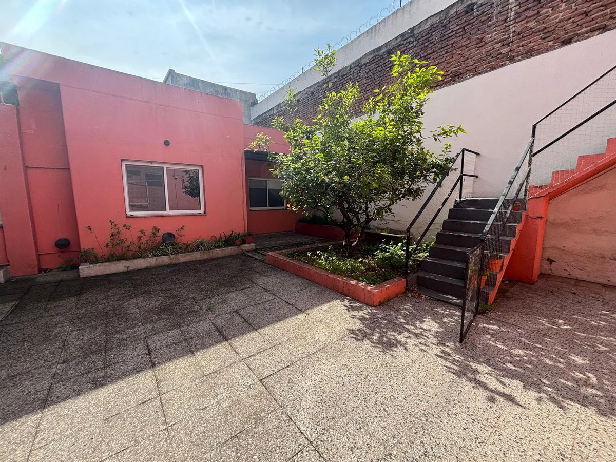 DOS CASA S/LOTE DE 237 M2 V. ALSINA VENTA-PERMUTA foto 2