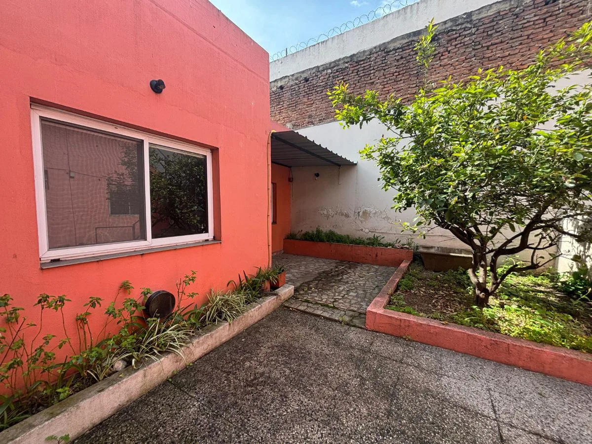 DOS CASA S/LOTE DE 237 M2 V. ALSINA VENTA-PERMUTA foto 3
