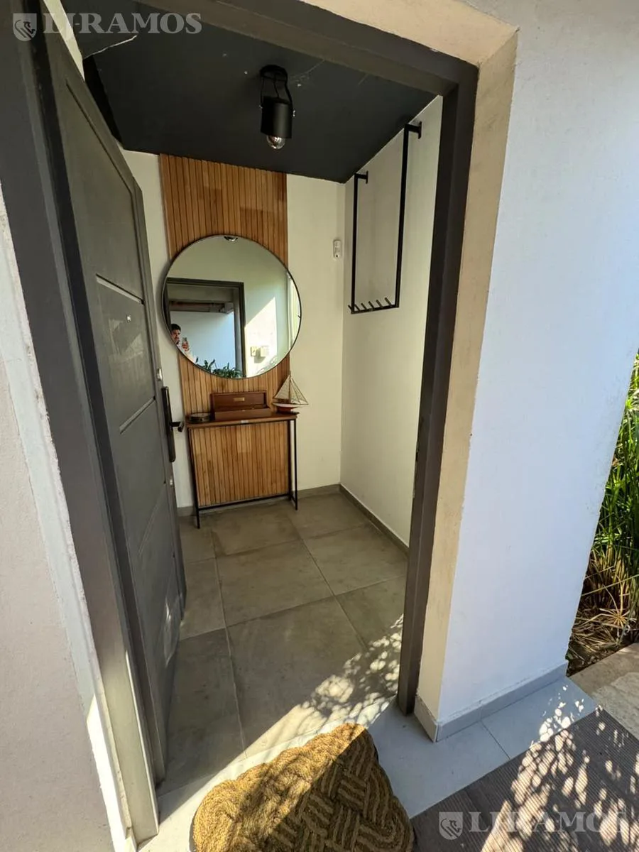 Tríplex de 3 AMB en venta en Tigre centro. foto 2