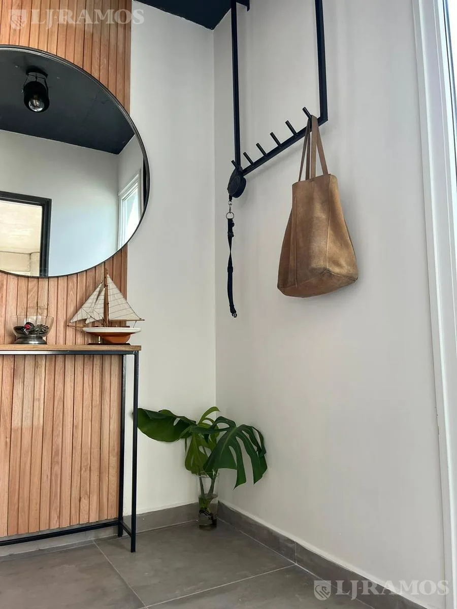 Tríplex de 3 AMB en venta en Tigre centro. foto 3